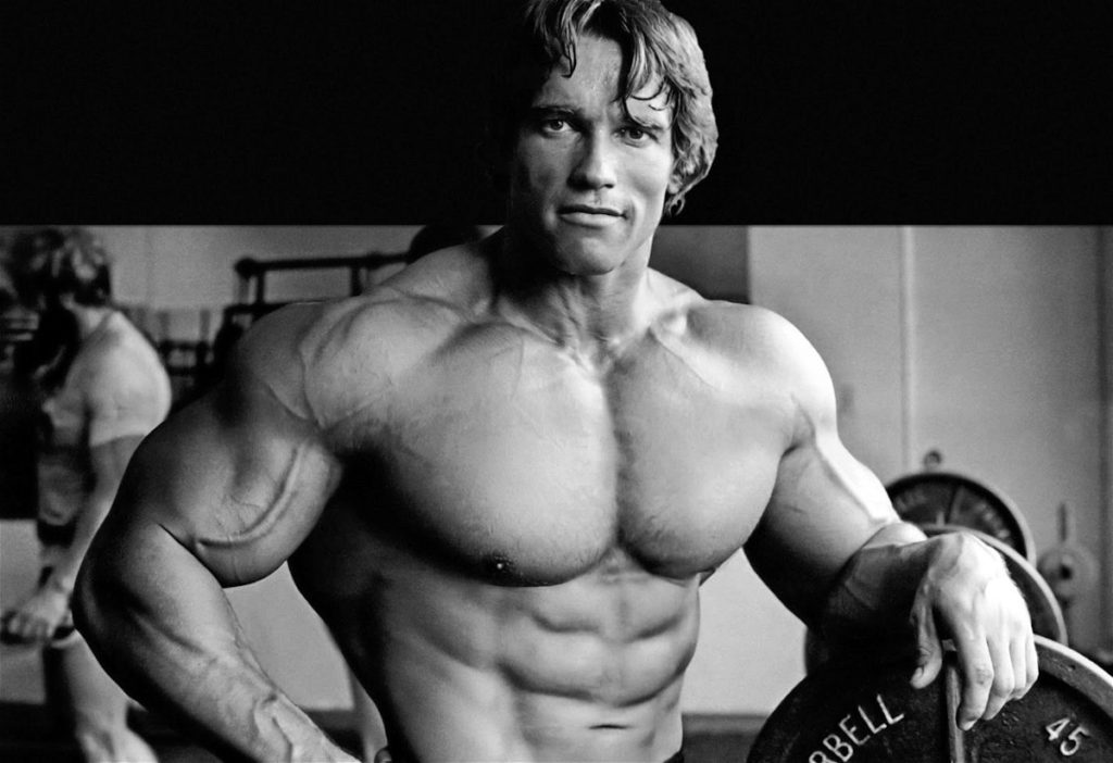 Bodybuilding-Legende Arnold Schwarzenegger alias „Balloon Belly“ hat den Grund für seinen überraschenden Spitznamen verraten