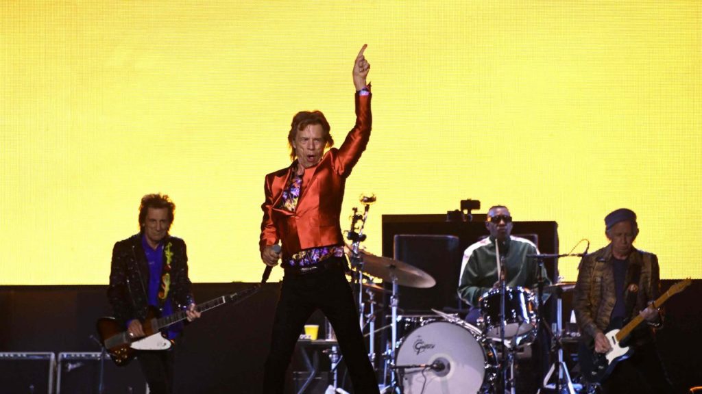 Die Rolling Stones singen Out of Time in Madrid, um eine neue Tournee zu starten