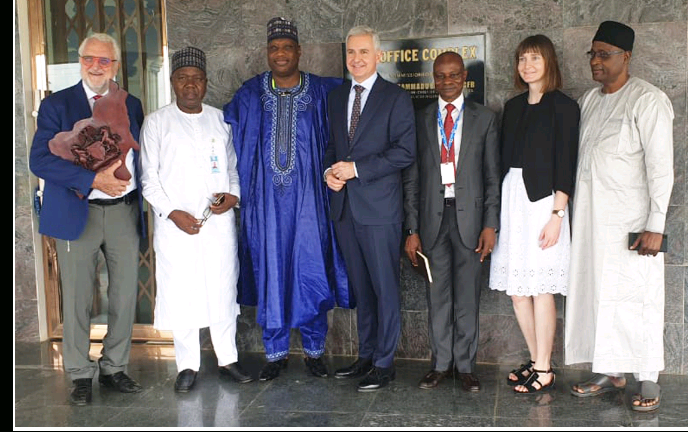 Österreichischer Botschafter besucht NAMA-Einrichtungen am Flughafen Abuja