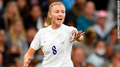 Leah Williamson wurde zur englischen Kapitänin für die Euro 2022 ernannt.