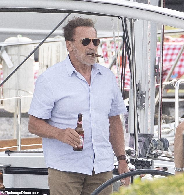 Licht, Kamera, Action!  Arnold Schwarzenegger wurde am Montag beim Dreh von Szenen für seine kommende Netflix-Spionageserie UTap gesichtet