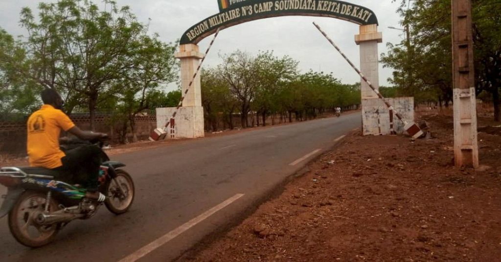 Militante greifen Malis wichtigsten Militärstützpunkt an, Situation „unter Kontrolle“