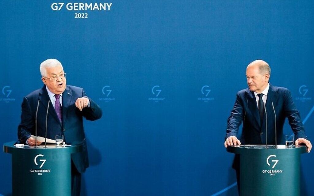 In Berlin sagt Abbas, Israel habe „Holocausts“ begangen;  Scholz verzieht das Gesicht, schweigt aber