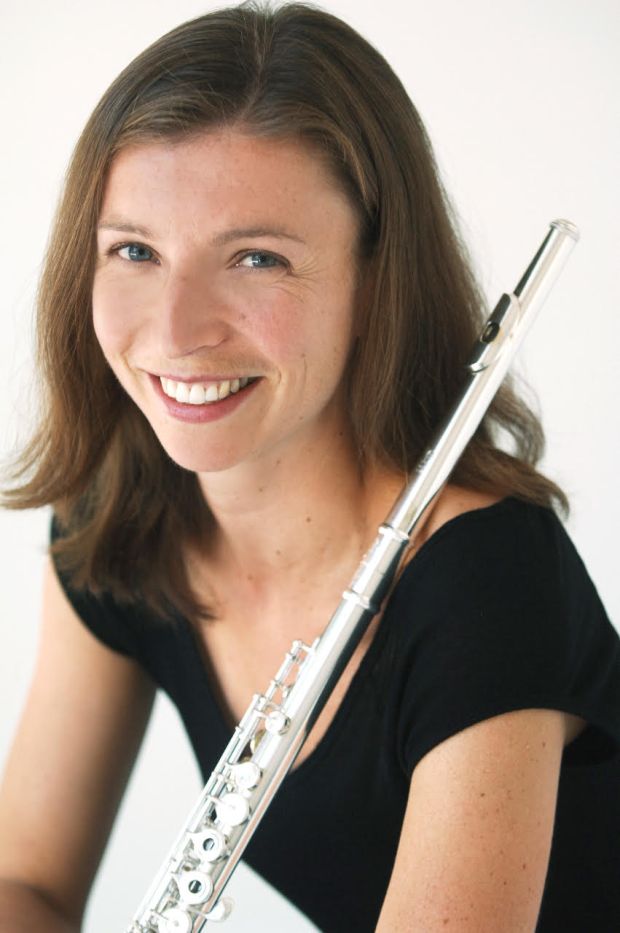 Die Flötistin Sarah Holzman wird die Gastsolistin bei der Aufführung von Mozarts Flötenkonzert in D-Dur durch die Solano Symphony beim Saisoneröffnungskonzert am 9. Oktober sein.  (Foto hinzugefügt – Solano Symphony)