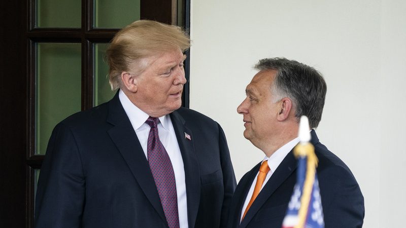 Angesichts der Wirtschaftskrise und eines starken Rückgangs der Umfragewerte importiert Orban die amerikanische „Rassenpolitik“