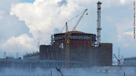Europas größtes Atomkraftwerk ist in Gefahr.  Experten sagen jedoch, dass eine Katastrophe von der Größe von Tschernobyl unwahrscheinlich ist