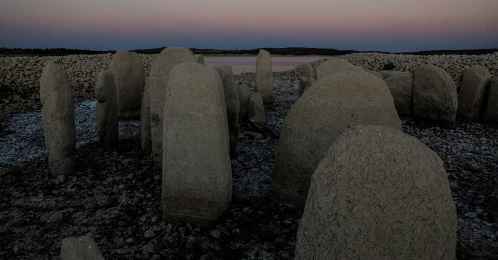 Das „spanische Stonehenge“ taucht aus einem von der Dürre heimgesuchten Damm auf