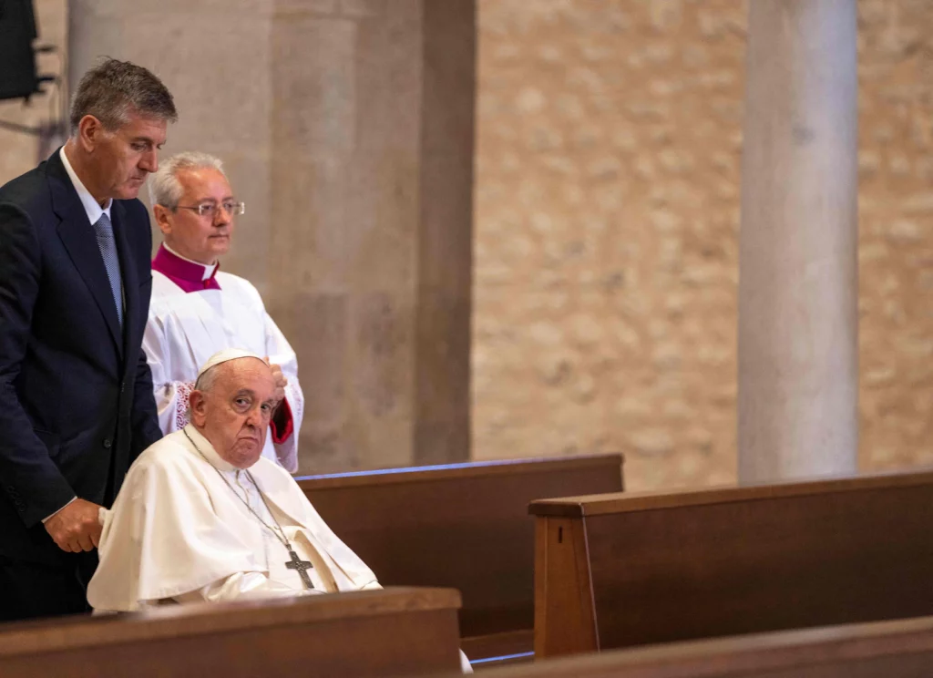Kardinäle der katholischen Kirche treffen sich im Vatikan mit Papst Franziskus