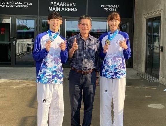 Taiwanese Olympic medalist Lo Chia-ling (羅嘉翎, right). Photo courtesy of the Taipei Mission in the Republic of Latvia