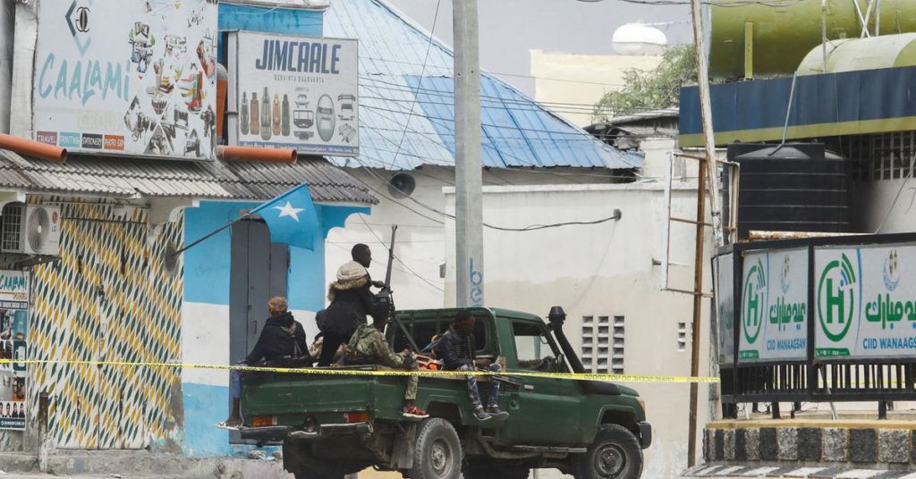 Mindestens 12 Tote bei Hotelbelagerung in Somalia, sagt Geheimdienstoffizier