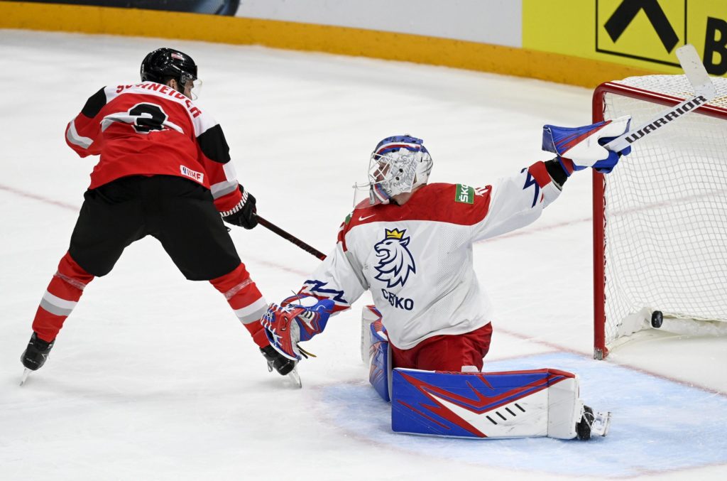 Österreich verblüfft Tschechen, Schweden besiegt Großbritannien bei Eishockey-Weltmeisterschaften