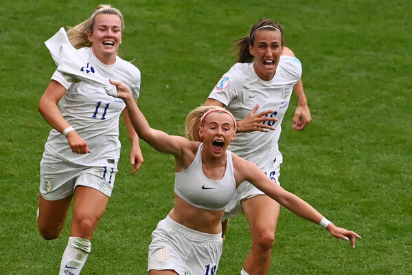 England’s Chloe Kelly, center, scored the goal that delivered England’s European Championship.