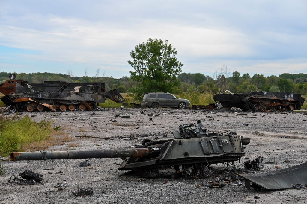 Dieses Foto, das am 10. September 2022 in Balakliya in der Region Charkiw aufgenommen wurde, zeigt einen zerstörten Militärpanzer.