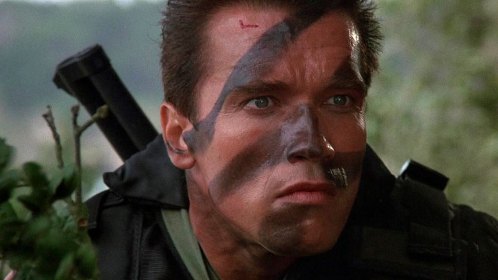 Die militärische Erfahrung von Arnold Schwarzenegger kam ihm während des Kommandos zugute