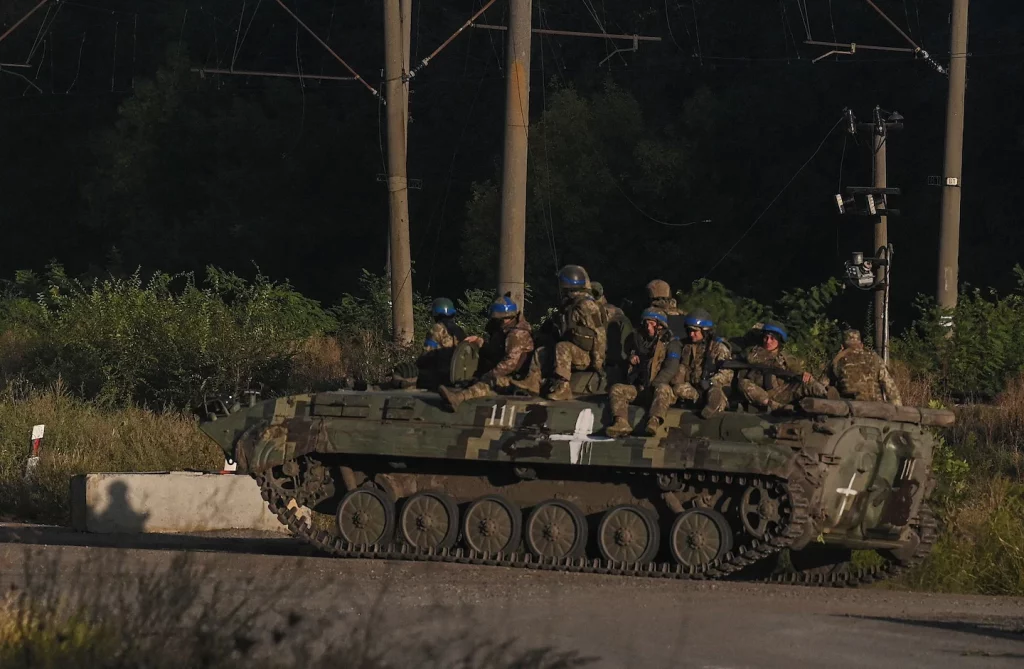 Die ukrainische Gegenoffensive befreit besetzte Städte, während sich die Russen zurückziehen