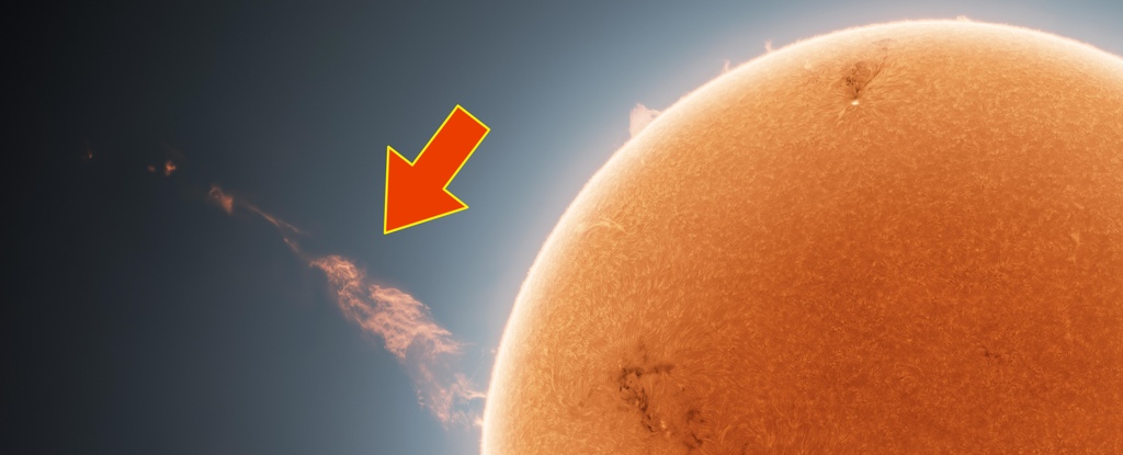 Eindringliches Foto fängt eine Millionen Kilometer lange Wolke ein, die aus der Sonne schießt: ScienceAlert
