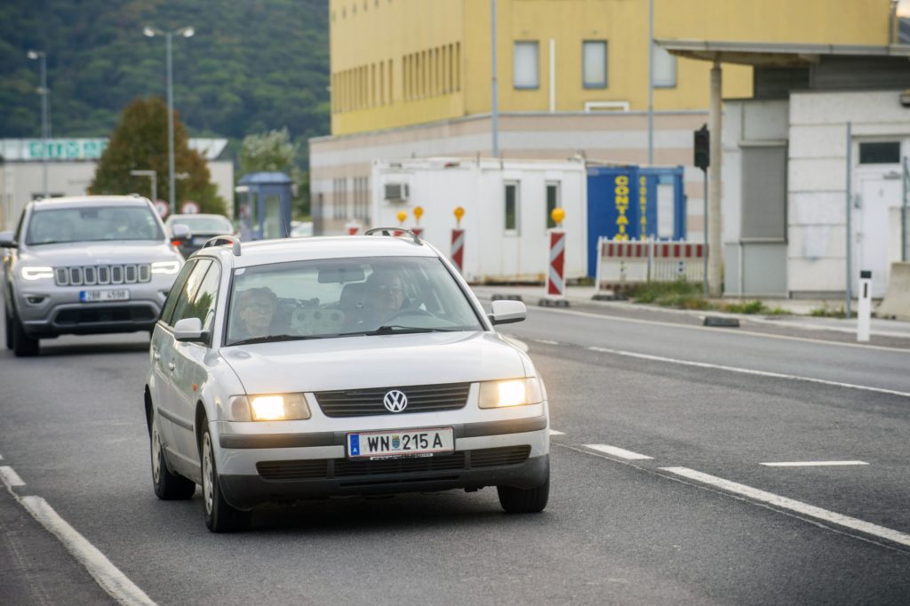 Österreich führt Kontrollen an der slowakischen Grenze ein, um Migranten zu stoppen