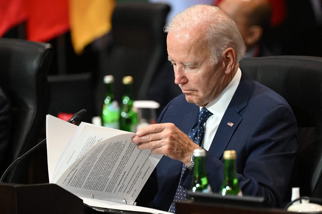 Präsident Joe Biden nimmt am 15. November am Rande des G20-Gipfels in Nusa Dua auf der indonesischen Ferieninsel Bali an einer globalen Infrastruktur- und Investitionspartnerschaftsveranstaltung teil.