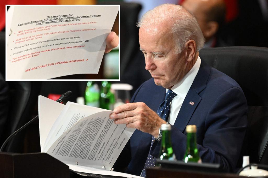 Biden zeigt den G20-Spickzettel, der ihn daran erinnert, wo er sitzen soll