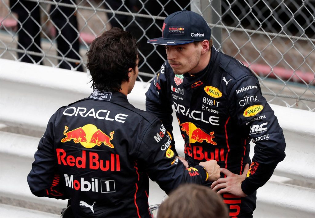 Max Verstappen entschied sich für „Disziplin“ mit seinem engsten Teamkollegen von Red Bull, aber die Rolle des Guten endete Jahre später mit Sergio Perez