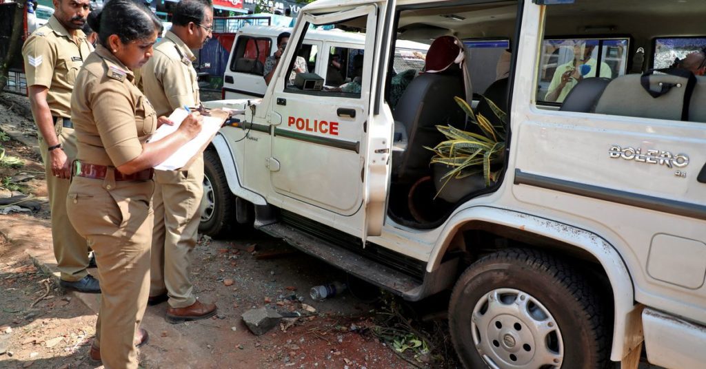 Über 80 Verletzte bei Zusammenstößen der indischen Polizei mit Demonstranten im Hafen von Adani