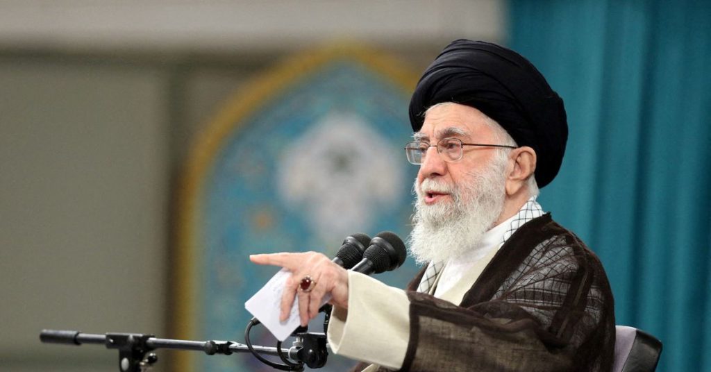 Die Schwester des iranischen Führers verurteilt das Regime und fordert die Wachen auf, sich zu entwaffnen – Brief
