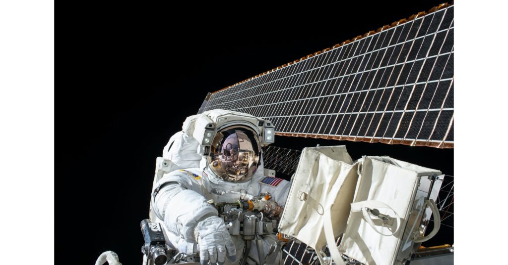 Collins Aerospace wird der NASA neue Raumanzüge für Missionen der Internationalen Raumstation liefern