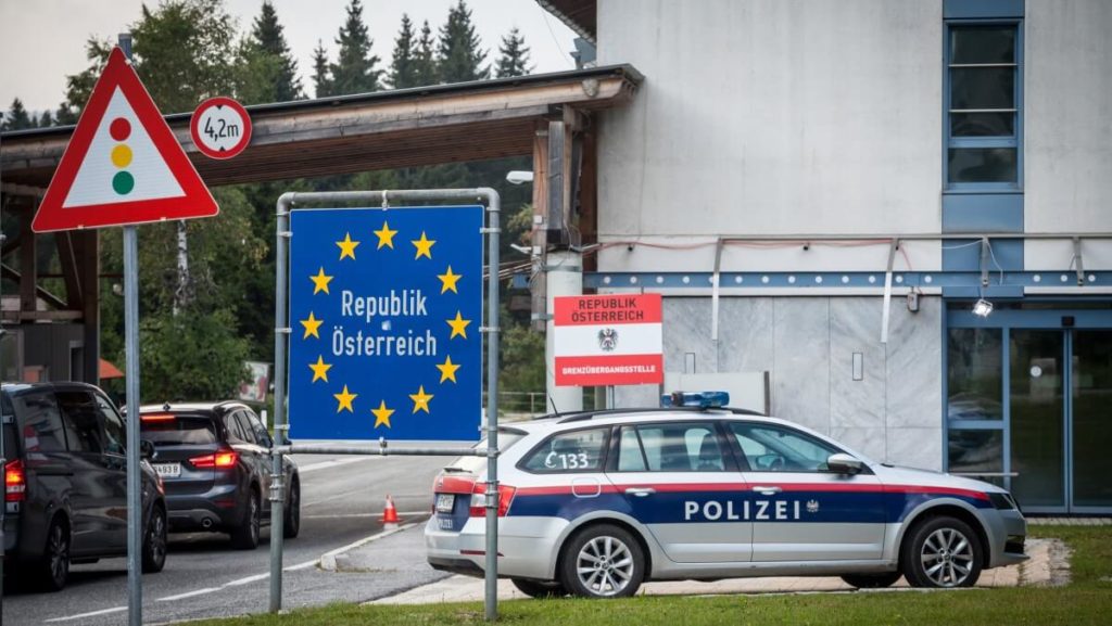 Österreich pocht auf die Beibehaltung der slowenischen Grenzkontrollen